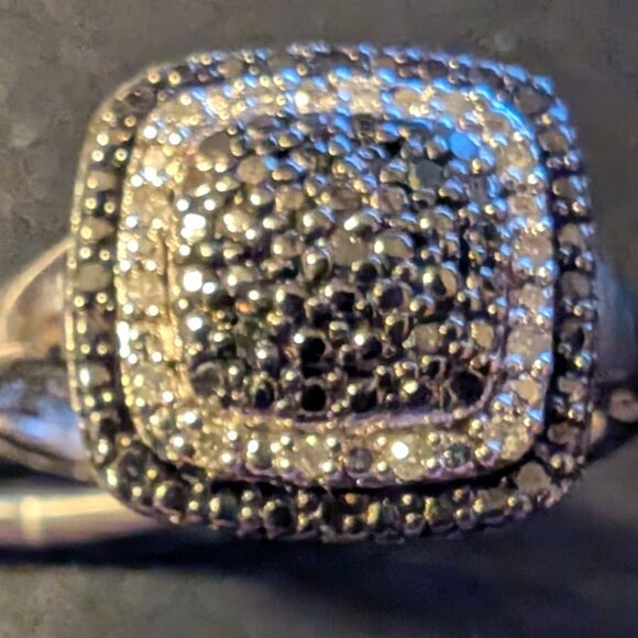 BLACK & WHITE DIAMOND RING & PENDANT - Picture 1 of 6